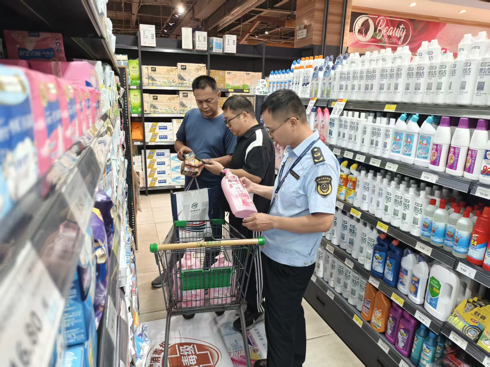 廣昌縣市場監督管理局扎實開展日用品、眼鏡、校服產品質量專項監督抽檢工作